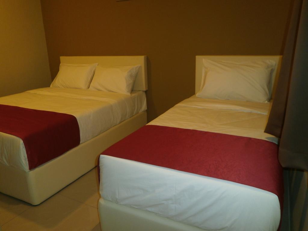 Check Inn Johor Bahru Extérieur photo