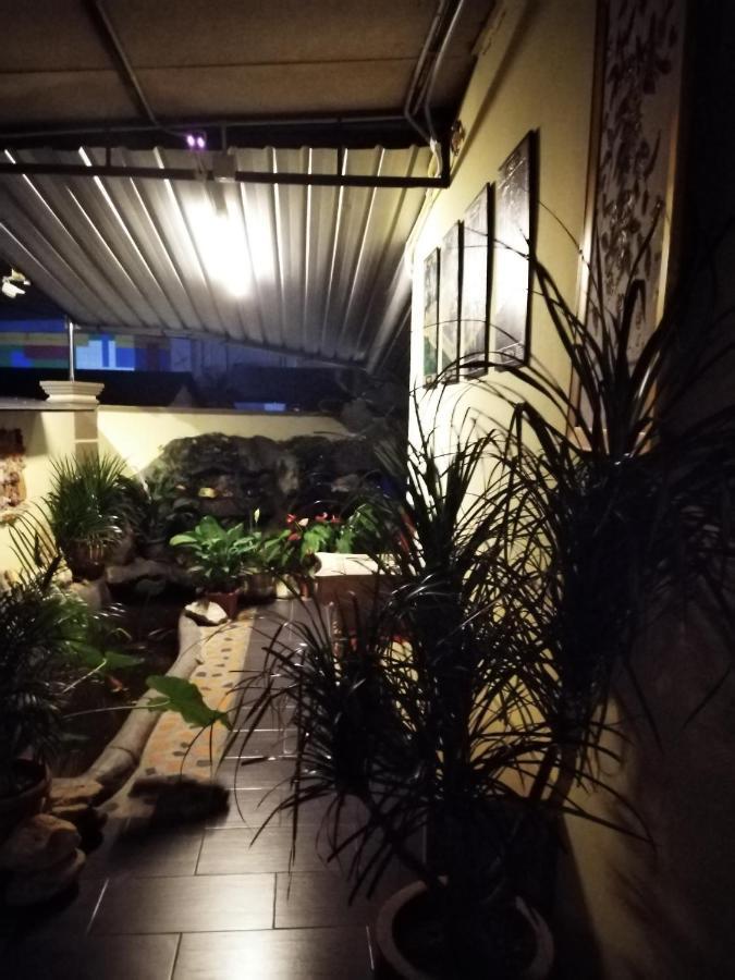 Check Inn Johor Bahru Extérieur photo